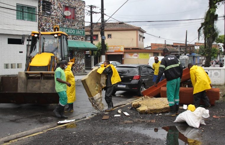 Mutirão retira 16 toneladas de lixo da ZN.