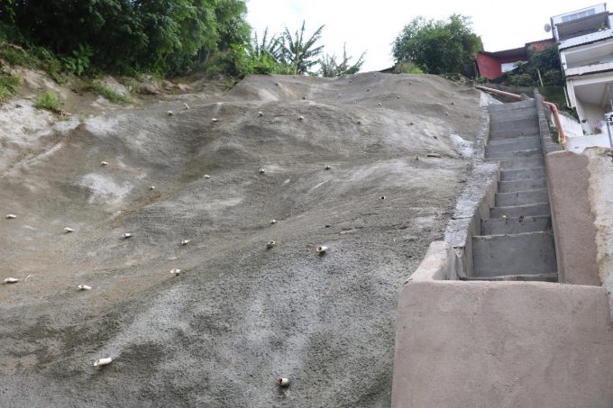 Moradores fiscalizam obras no Morro do Fontana