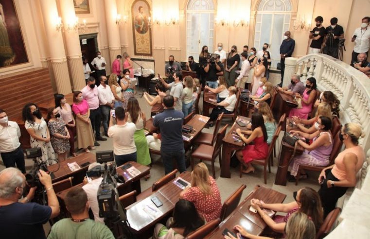 Santos lança medidas de proteção e promoção às mulheres