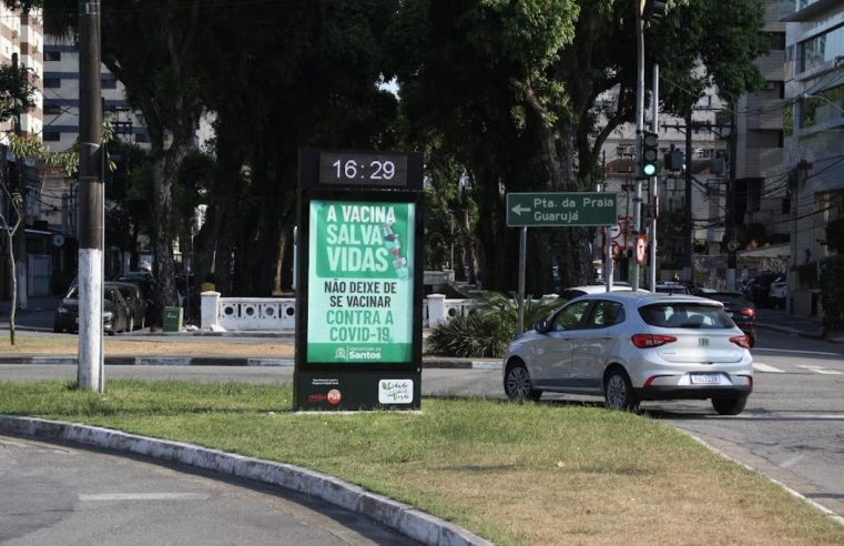 Relógios digitais já informam hora, temperatura e data em três pontos de Santos 