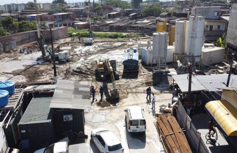 Obra contra enchentes em Santos está na segunda etapa das fundações