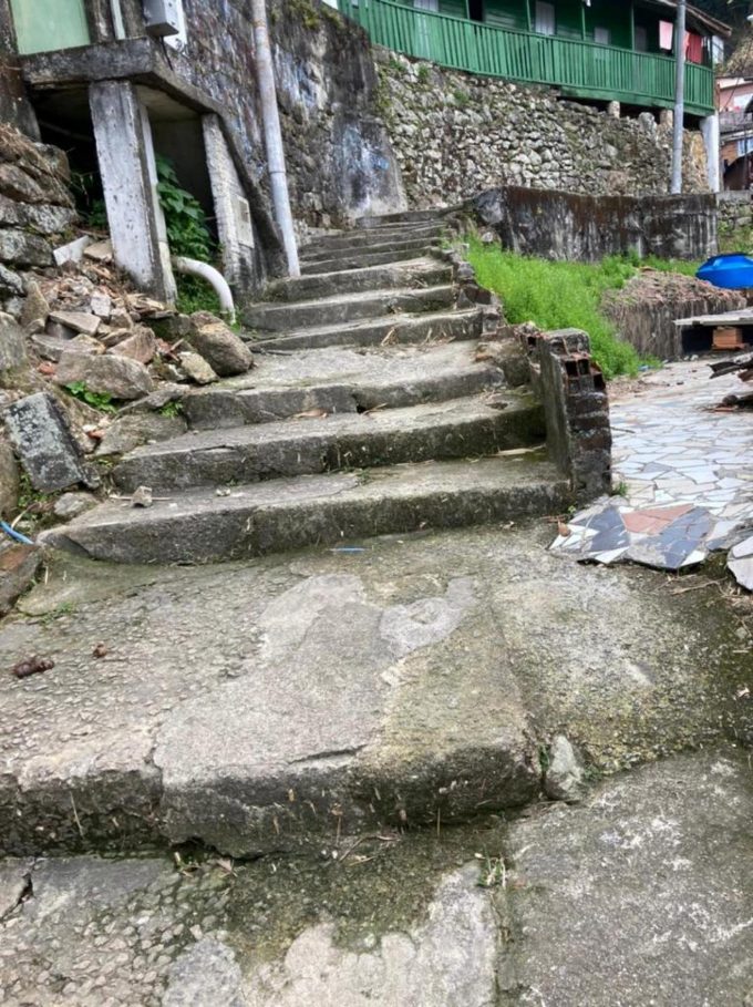 Escadas recuperadas vão beneficiar 100 residências no Morro do Pacheco