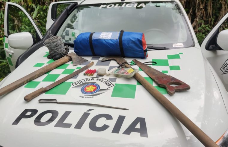 Esconderijo com material de caça ilegal é destruído por força-tarefa na Área Continental de Santos 