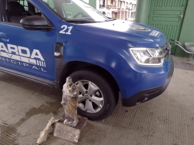 GCM prende indivíduos após furtos no cemitério do Saboó