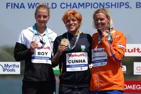 Ana Marcela é penta mundial nos 25km e se torna a maior medalhista da história