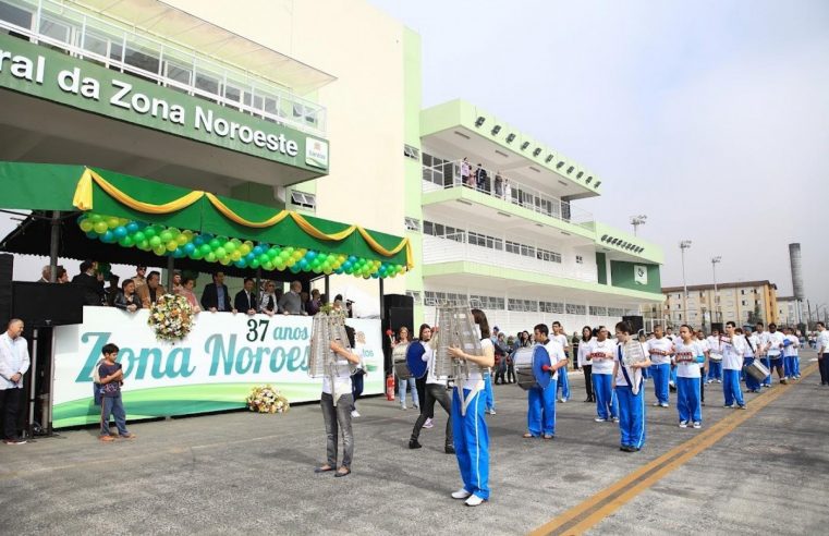 Desfile e festa de aniversário mudam o trânsito na Zona Noroeste de Santos neste sábado