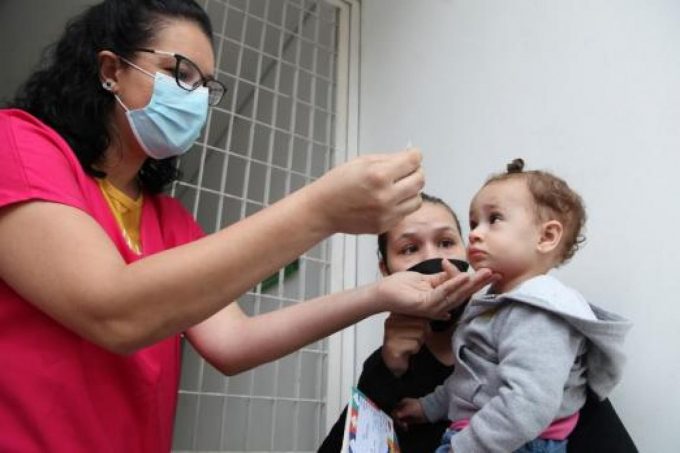 Policlínicas de Santos iniciam campanhas contra a poliomielite e multivacinação nesta segunda