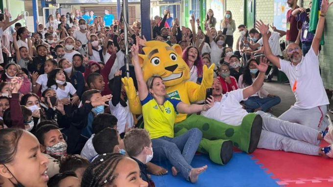 COB leva espírito e esportes olímpicos para escolas municipais de Santos