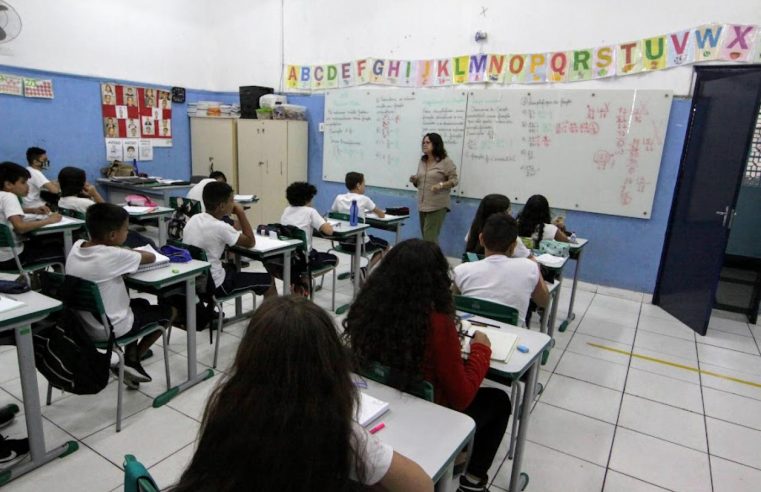 Santos abre processo seletivo para contratar 120 professores temporários