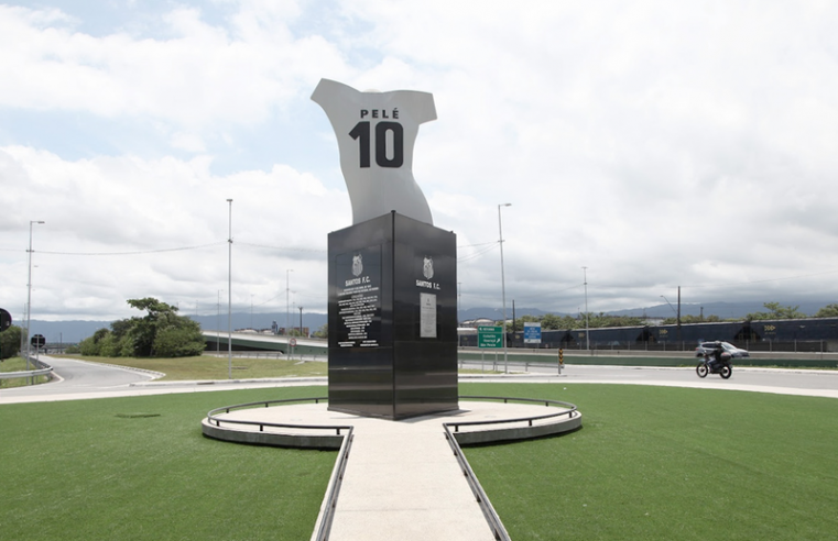 Santos anuncia concorrência internacional para monumento a Pelé na orla