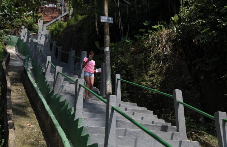 Revitalização de escadarias do Morro do Pacheco deve ser concluída até o fim de julho