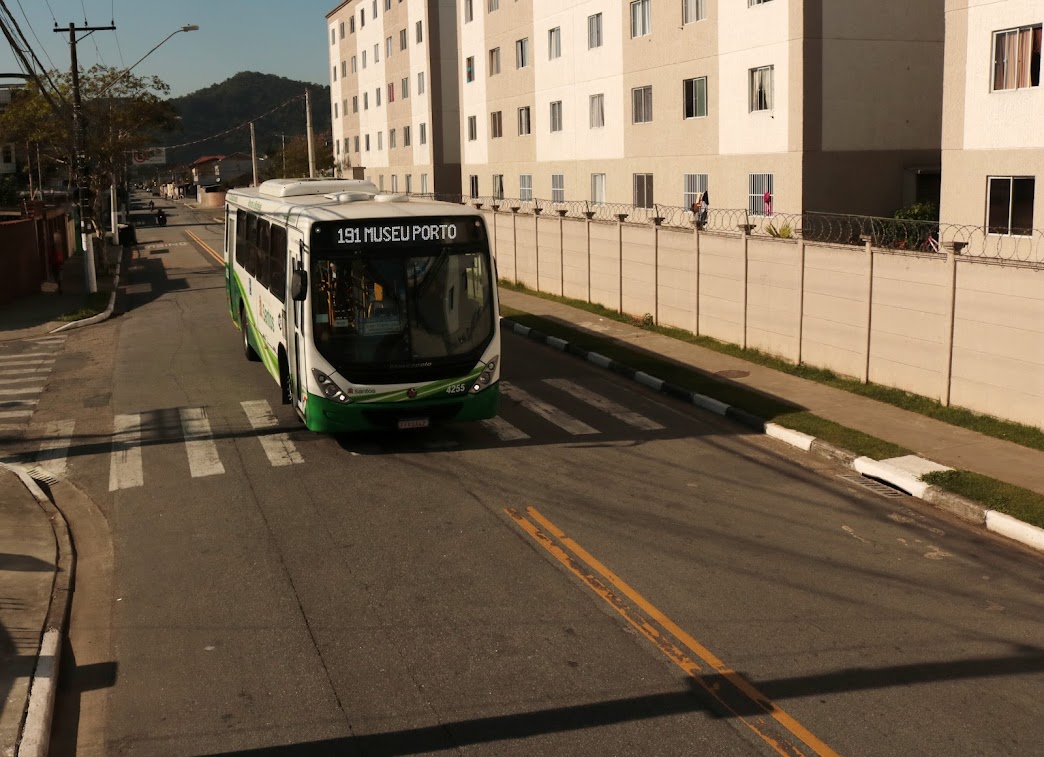 Corredores de ônibus nos morros e Zona Noroeste terão nova iluminação