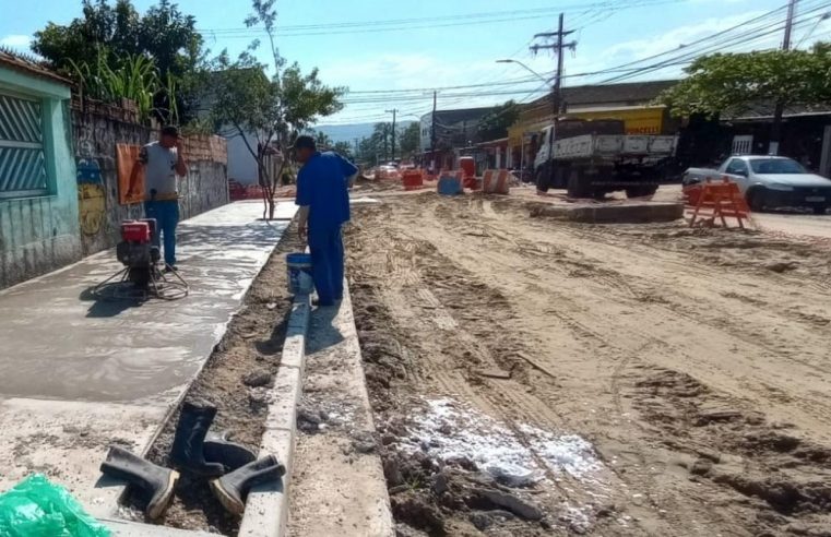 Começa a construção das novas calçadas da Álvaro Guimarães