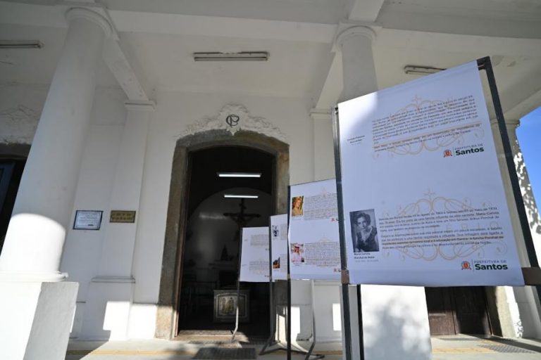 A exposição gratuita "Legado de Luz" homenageia mulheres que marcaram a história de Santos.