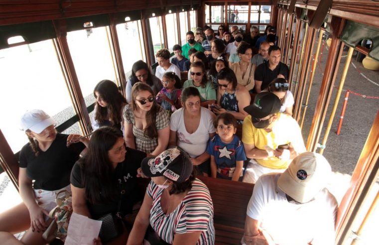 Turismo em Santos bate recordes e movimenta R$ 1,5 bi na temporada