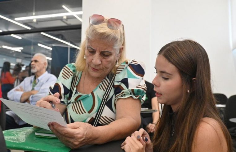Aposentados recebem auxílio para identificar descontos indevidos do INSS