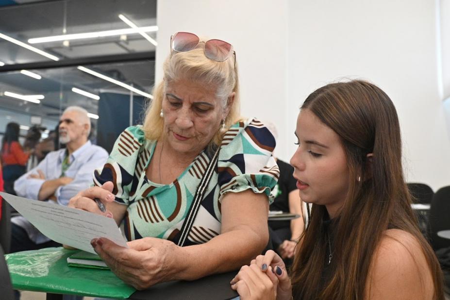 Aposentados recebem auxílio para identificar descontos indevidos do INSS