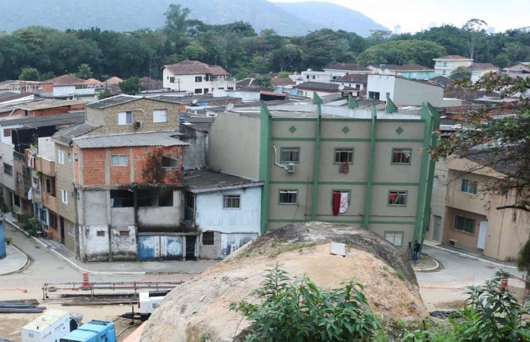 Regularização fundiária chega a imóveis na Zona Noroeste e Morros