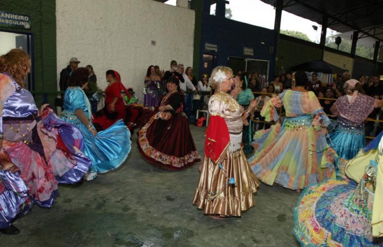 Santos celebra a festa cigana em homenagem a Santa Sara Kali