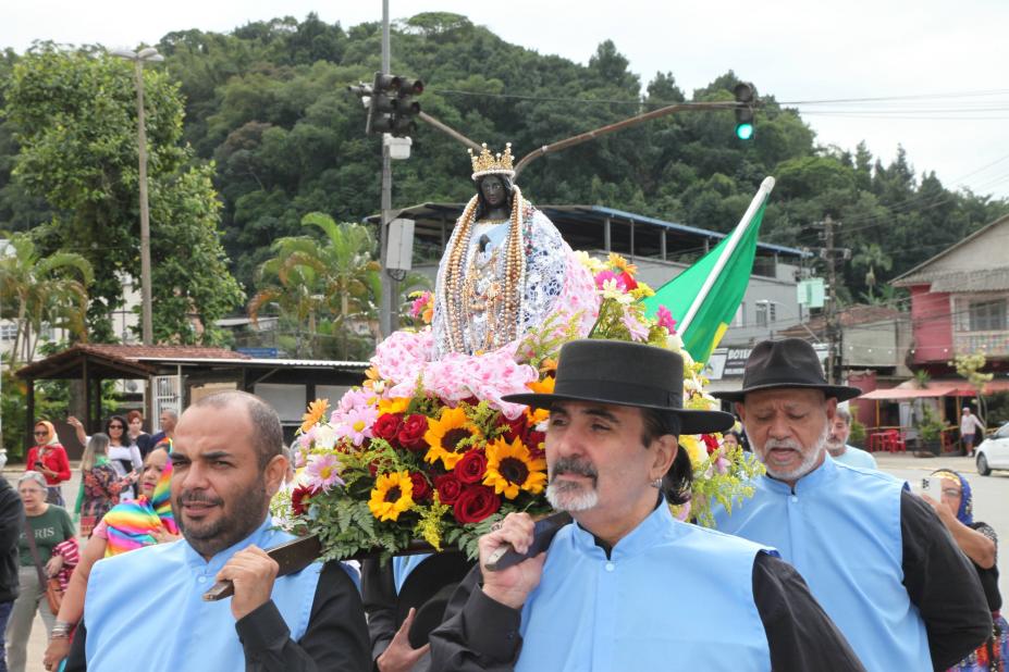 Festa em homenagem a Santa Sara Kali celebra fé e cultura no Nova Cintra