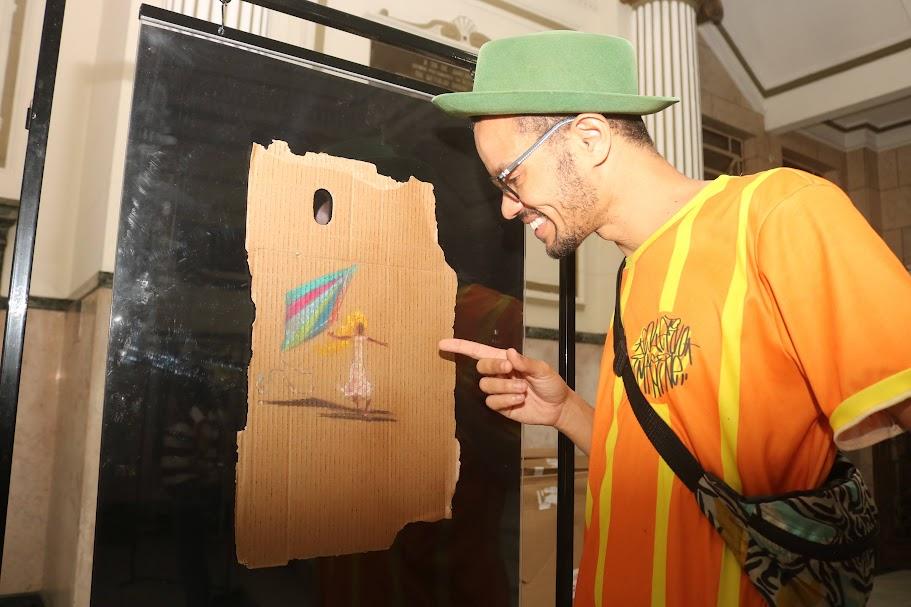 Exposição resgata a infância com arte sustentável em Santos