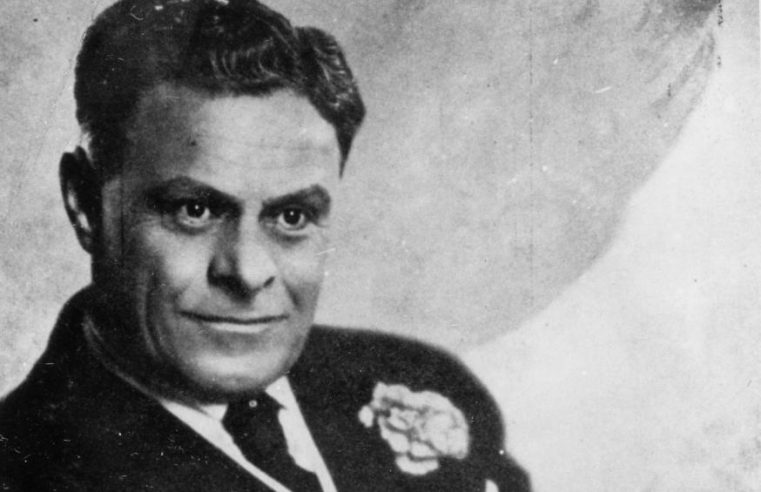 Exposição “Martins Fontes entre nós” homenageia vida e obra do poeta santista