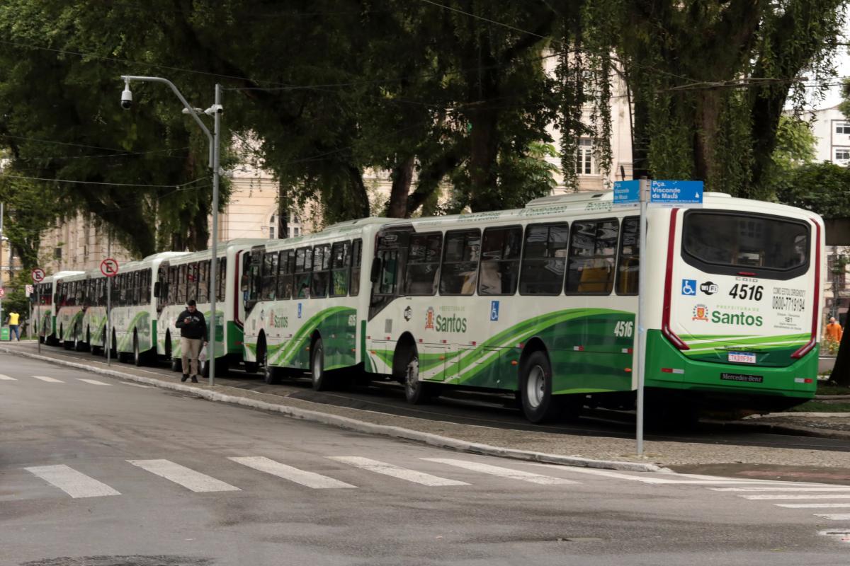 Santos: Tarifa de ônibus congelada e frota renovada com 18 veículos