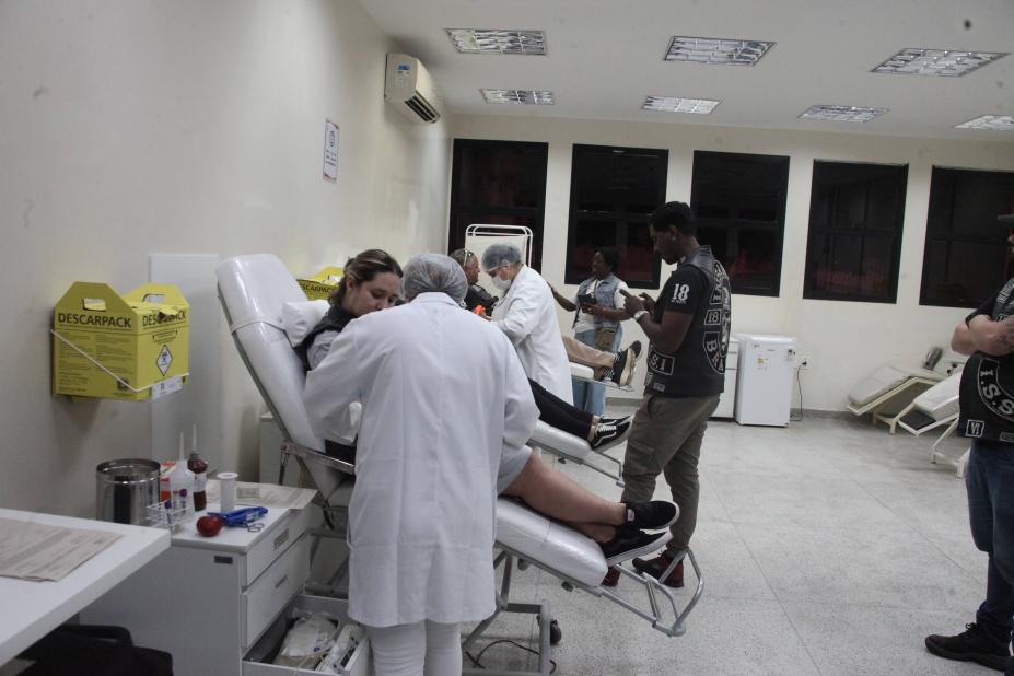 Campanha mobiliza 98 doadores de sangue em Santos