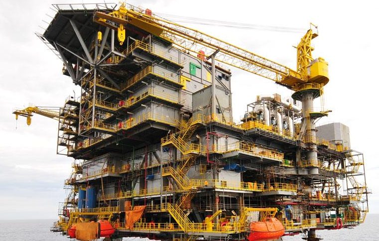 Santos abre processo seletivo com 300 vagas em plataformas de petróleo e gás