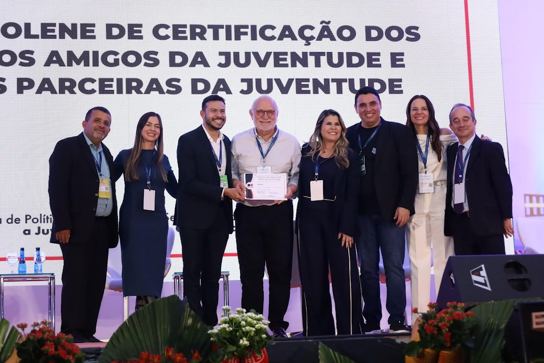 Santos recebe título de Município Amigo da Juventude