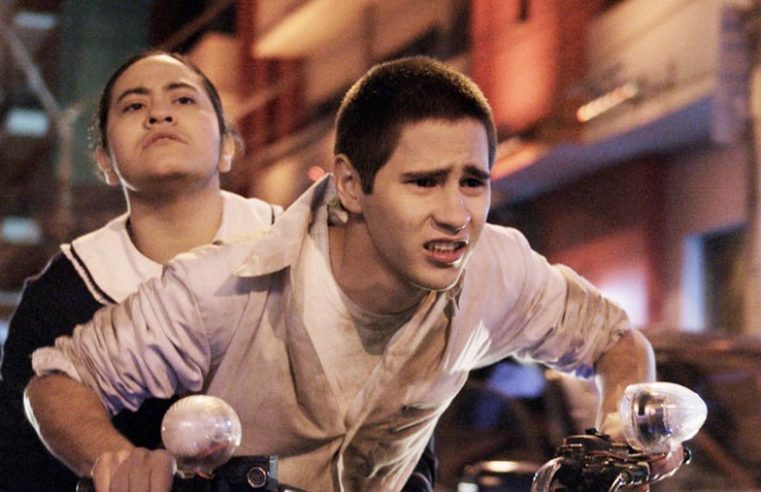 Vilas Criativas exibem sessões de cinema gratuito nos morros