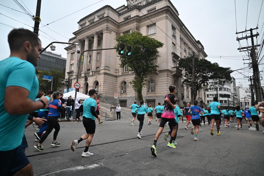 Corrida Histórica do Centro de Santos reúne mais de 700 participantes
