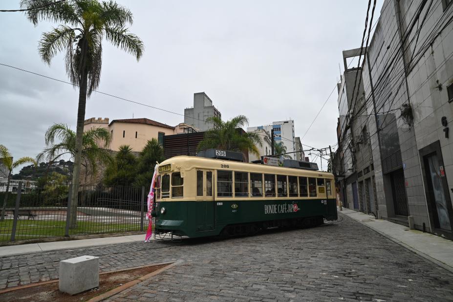 Linha Turística de Bondes de Santos bate recorde de passageiros em 2024