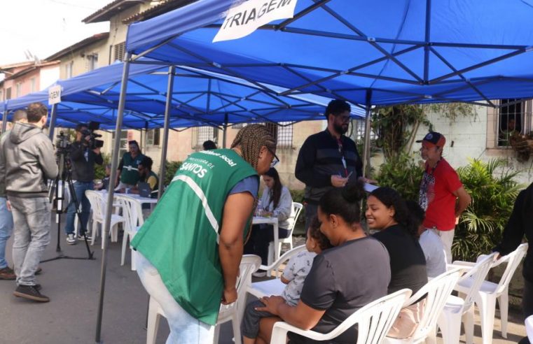 Moradores do Dique da Vila Gilda recebem atendimento para emissão de documentos após incêndio