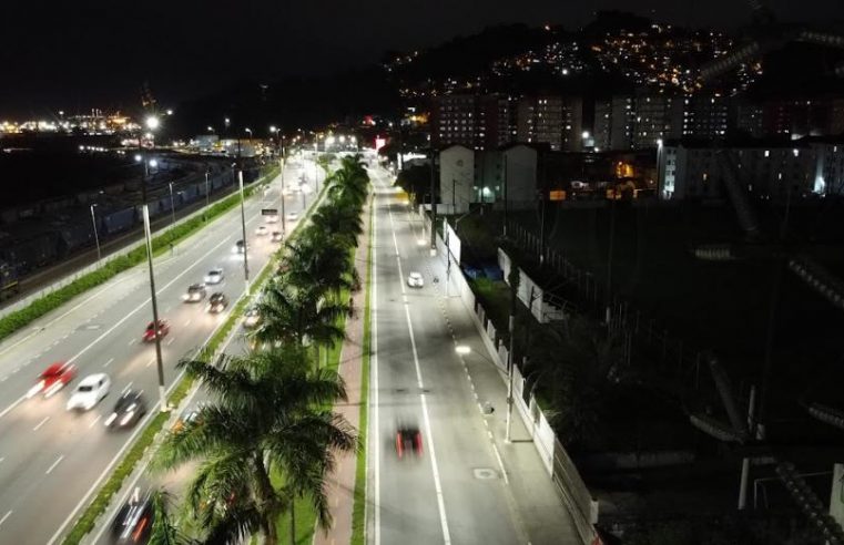 Obras da Sabesp alteram trânsito na Avenida Martins Fontes em Santos
