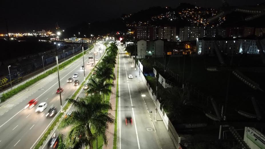 Obras da Sabesp alteram trânsito na Avenida Martins Fontes em Santos