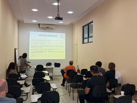 CET-Santos abre inscrições para curso gratuito de motorista profissional