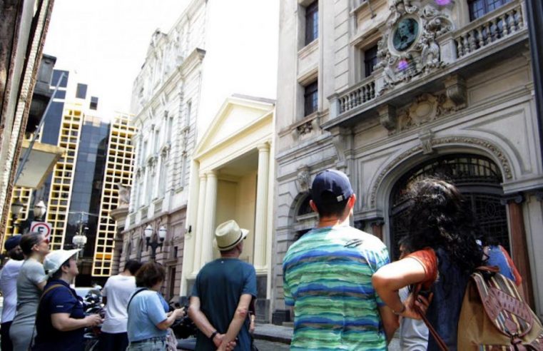 Passeios turísticos celebram José Bonifácio e o 7 de setembro em Santos