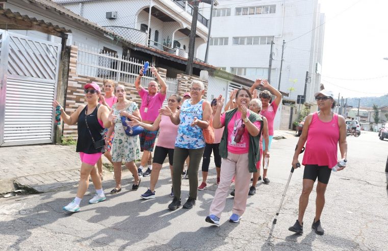 Policlínica Areia Branca faz ação em alusão ao Outubro Rosa