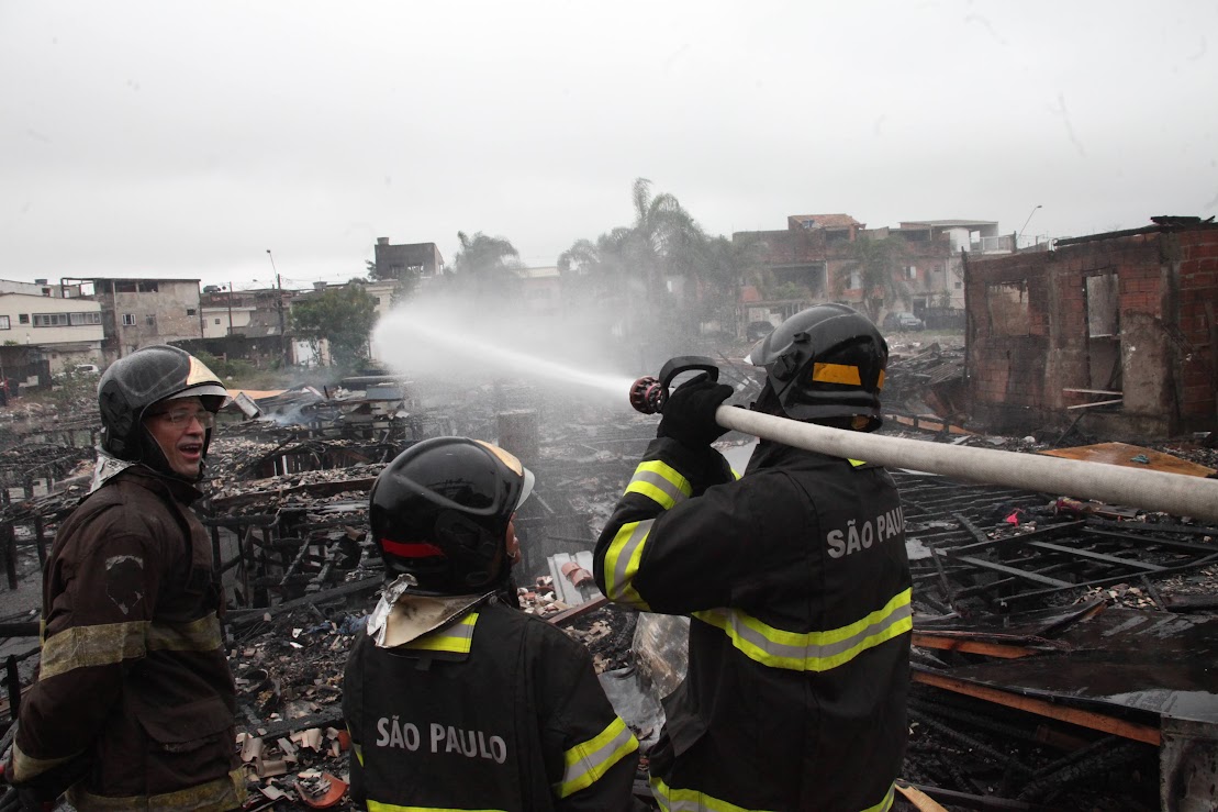 Cohab divulga lista de auxílio para vítimas de incêndio e convoca famílias