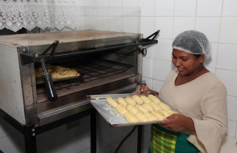 Fundo Social abre inscrições para cursos de confeitaria, artesanato e maquiagem