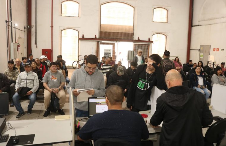 Santos se destaca entre as cidades que mais geraram empregos no Estado