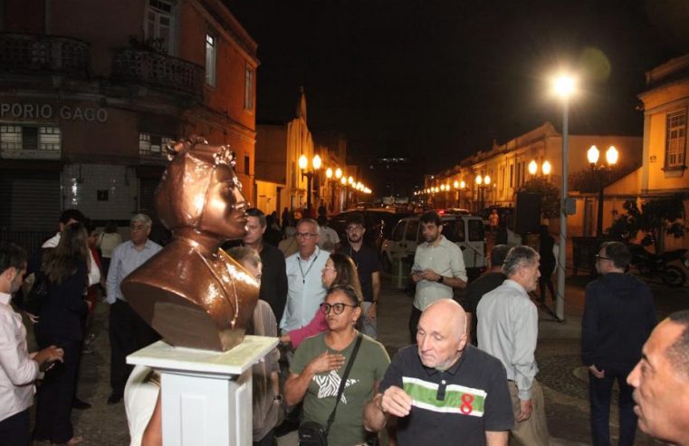 Santos inaugura praça e busto em homenagem a Santa Josefina Bakhita