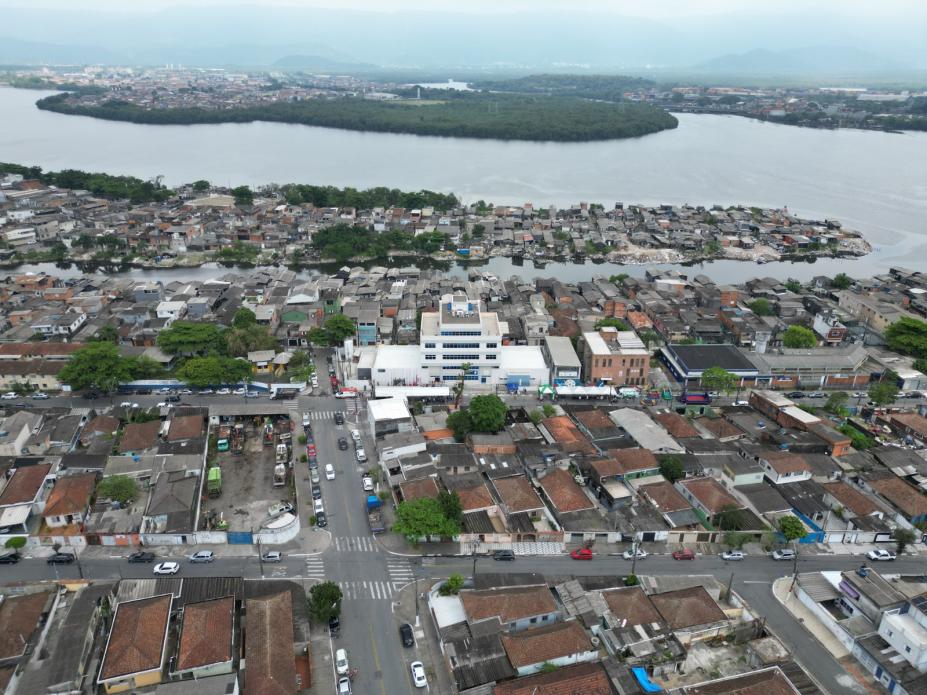 Prefeitura de Santos e Governo Federal firmam acordo para regularização fundiária no Dique da Vila Gilda