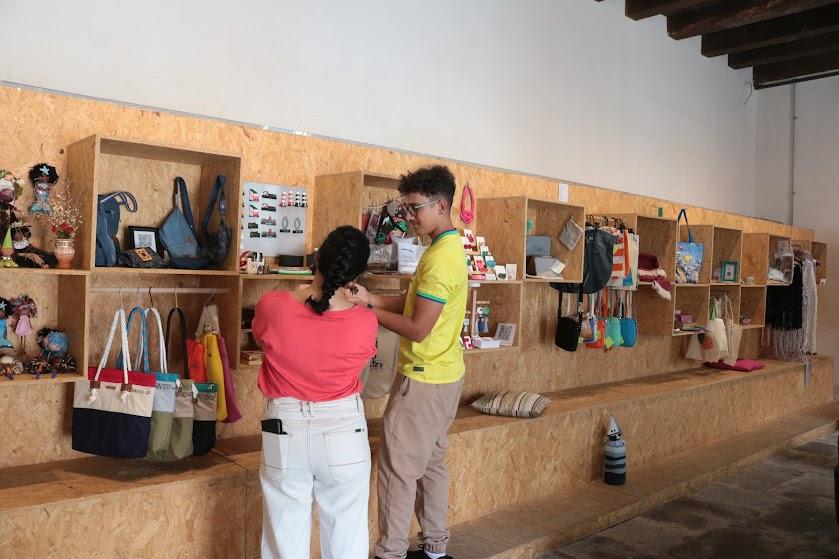 Casa do Artesão recebe lançamento do primeiro songbook de Marcos Canduta