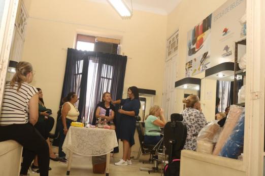 Fundo Social de Santos abre 52 vagas para cursos gratuitos de padaria artesanal e maquiagem