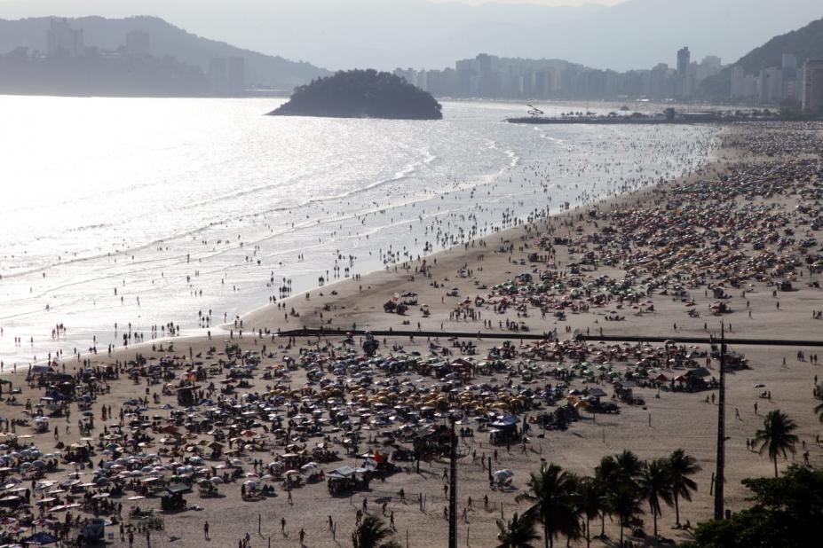 Verão em Santos deve atrair mais de 3,5 milhões de turistas entre dezembro e março