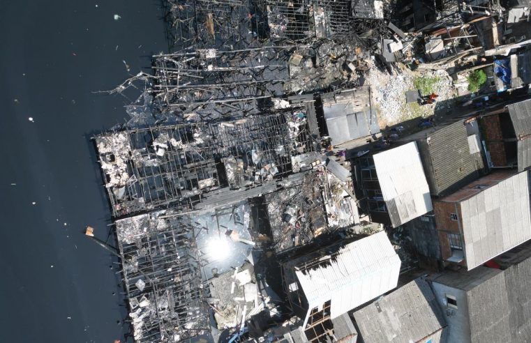 Famílias atingidas por incêndio na Zona Noroeste recebem atendimento social