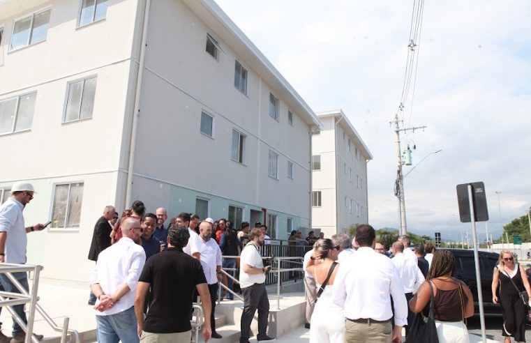 Santos entrega Conjunto Prainha II e garante novo começo a 574 famílias da Zona Noroeste