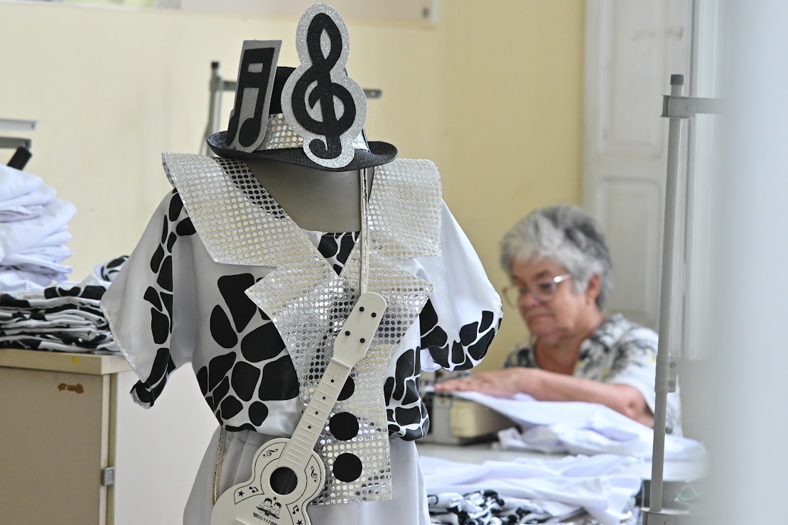 Carnabonde homenageia chorões santistas no Centro Histórico